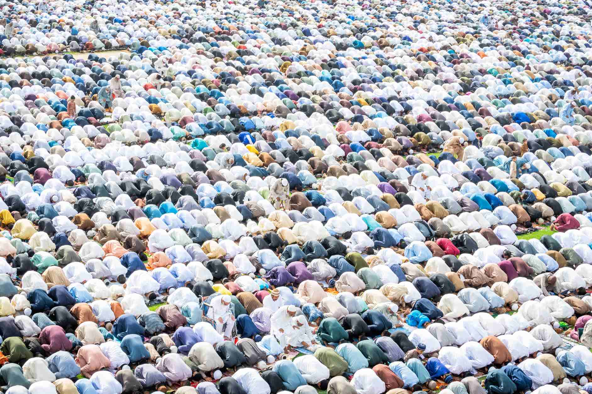 A simple illustrated guide to Dhuhr prayer meaning, time, and how to pray